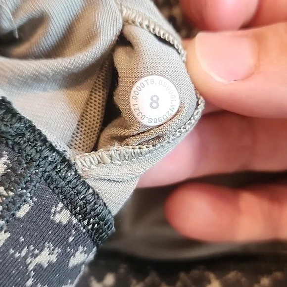 Lot Of Lululemon Bras Sz 8 - Picture 5 of 6